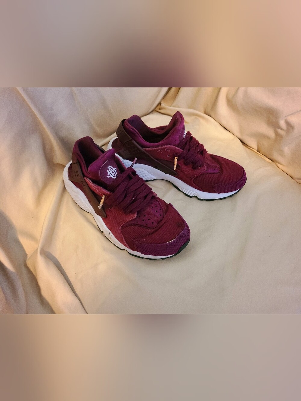 NIKE HUARACHE RUNNING SNEAKERS